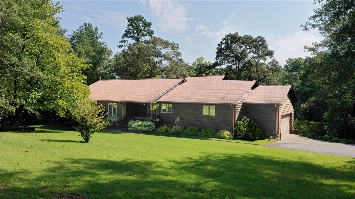 1208 Moorehead Place
