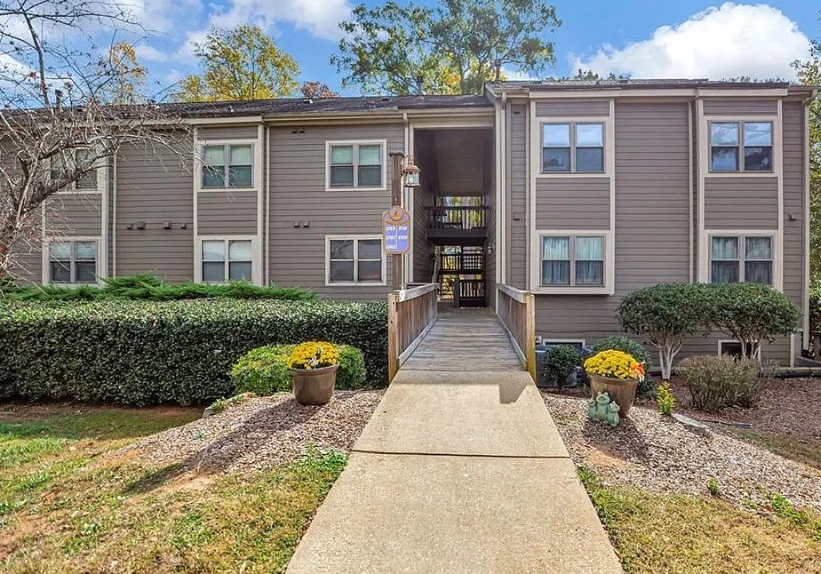 1707 Leeward Road