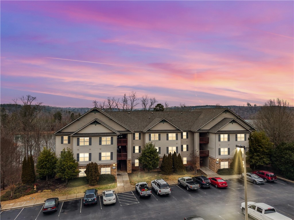532 Harts Cove Way