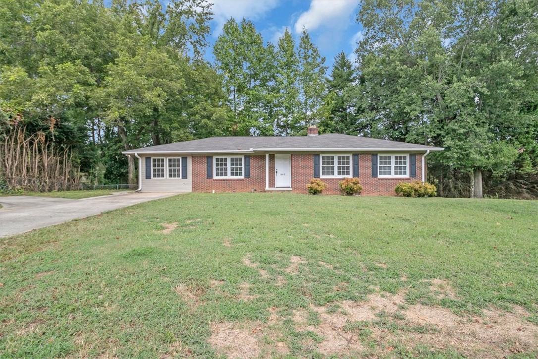 207 Forest Drive