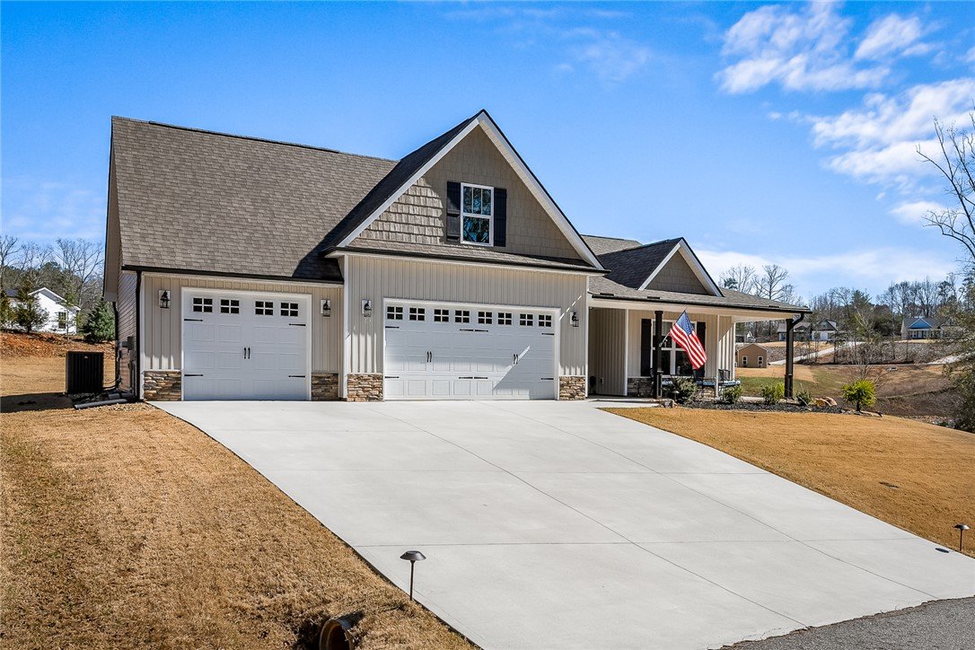 214 Inlet Pointe Drive