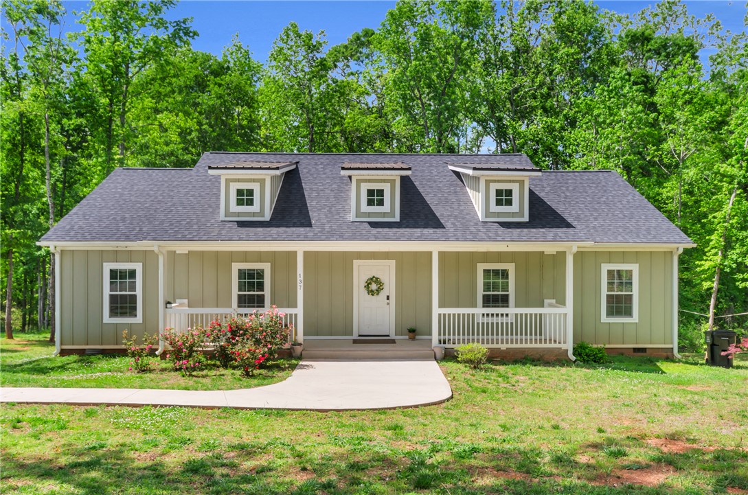 137 Boxwood Lane