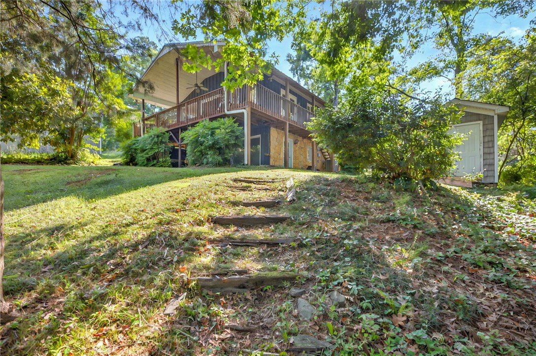 305 Edgewater Drive