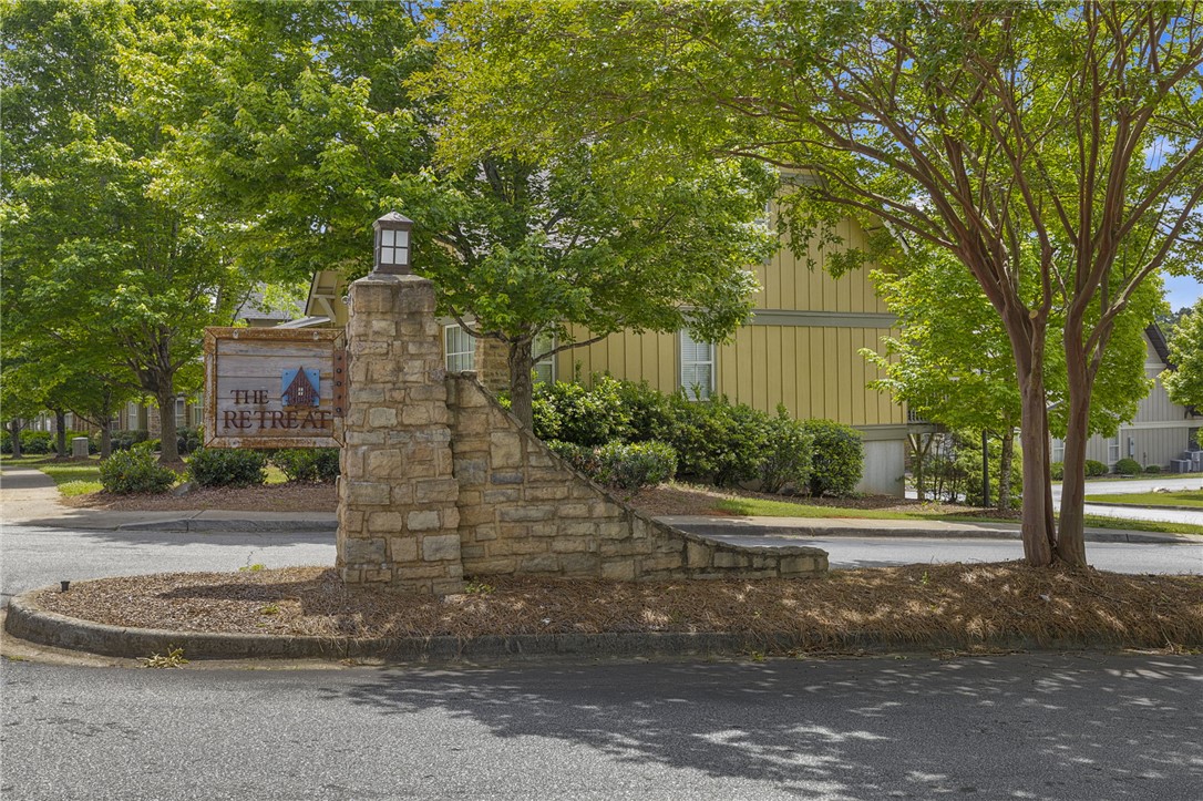 101 West Lane 1102