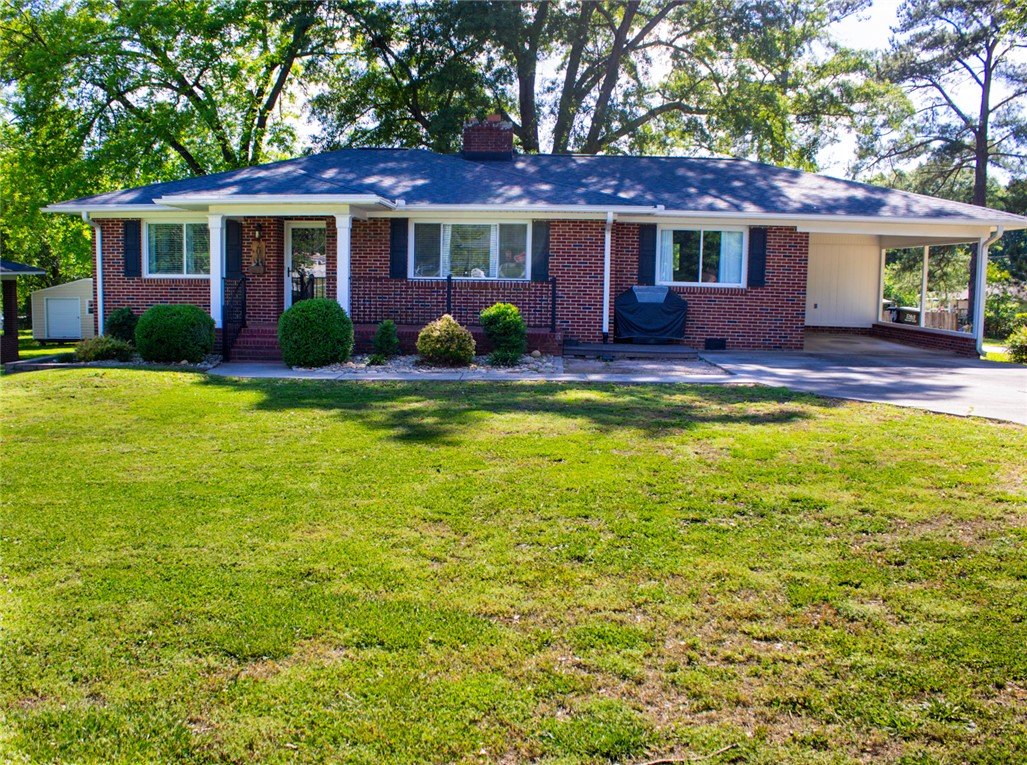 201 Forest Lane