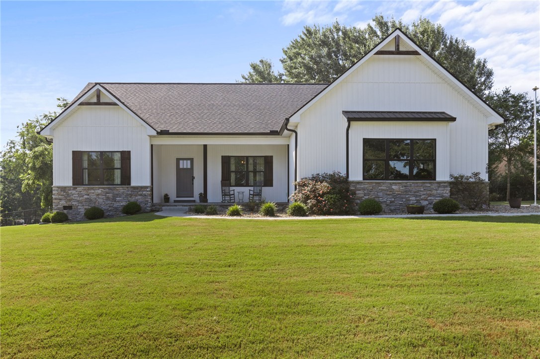 500 Serria Way