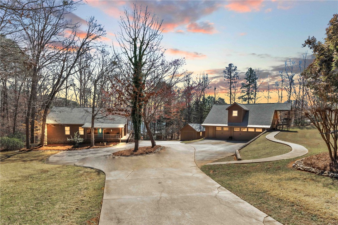 4501 Great Oaks Drive