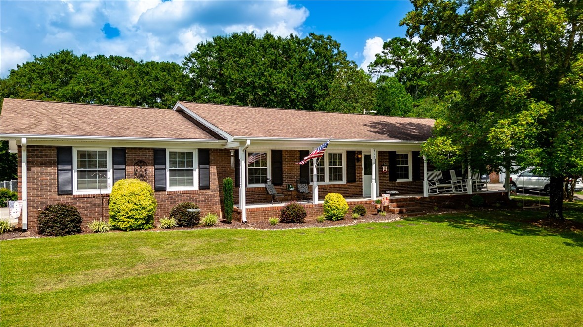 427 Pelzer Highway