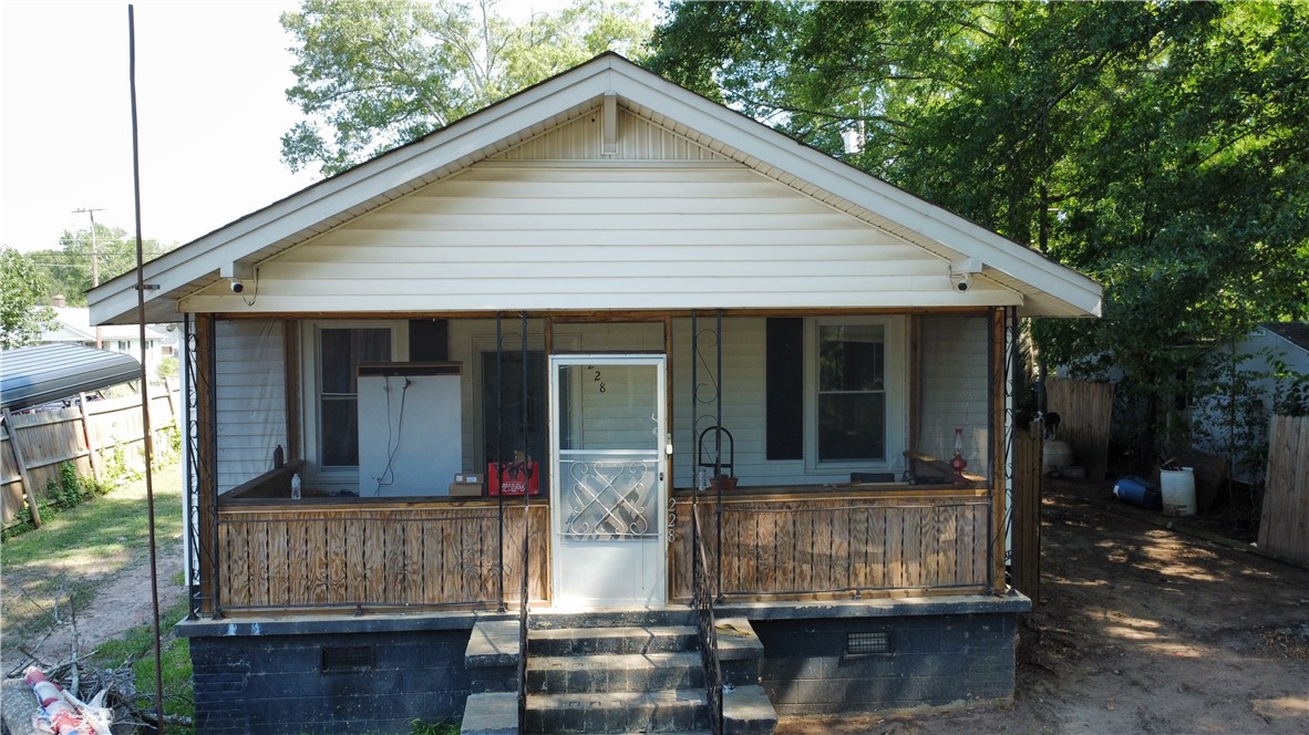228 Foster Street