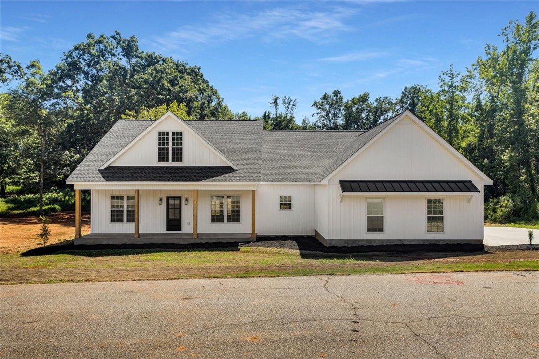 129 Boxwood Lane