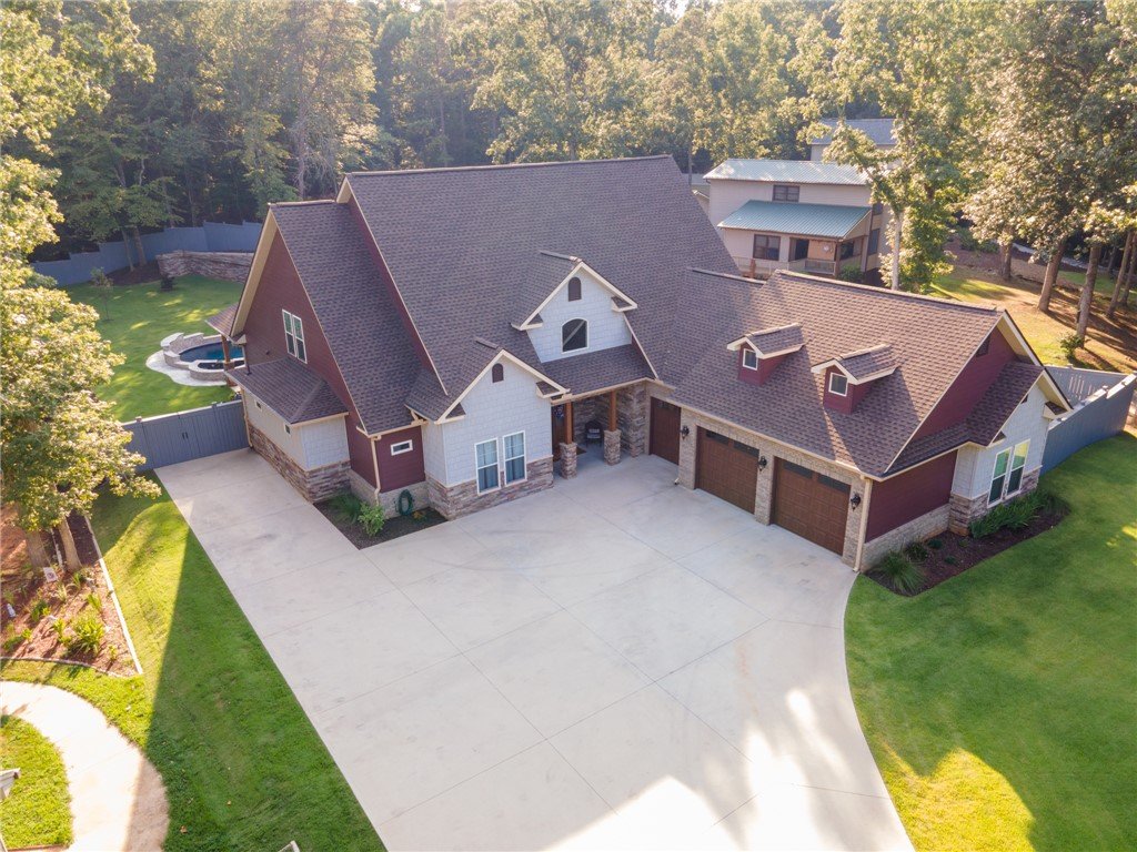 218 Riverlake Road