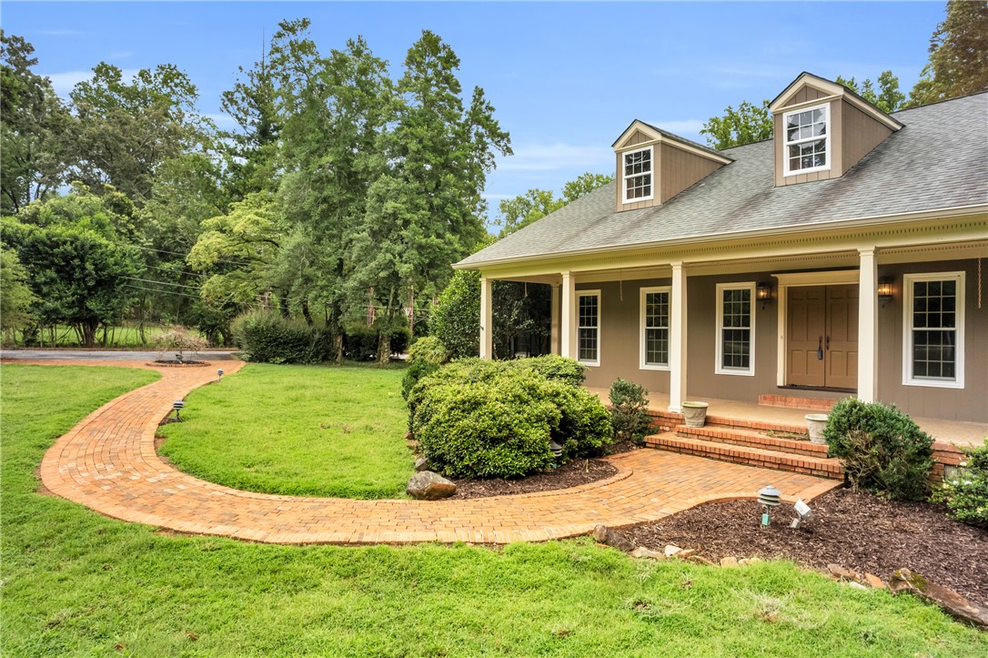 112 Briar Creek Lane