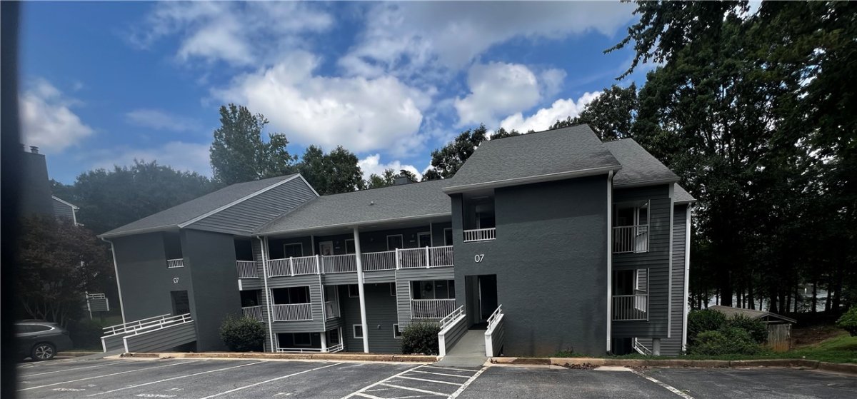 707 Northlake Drive