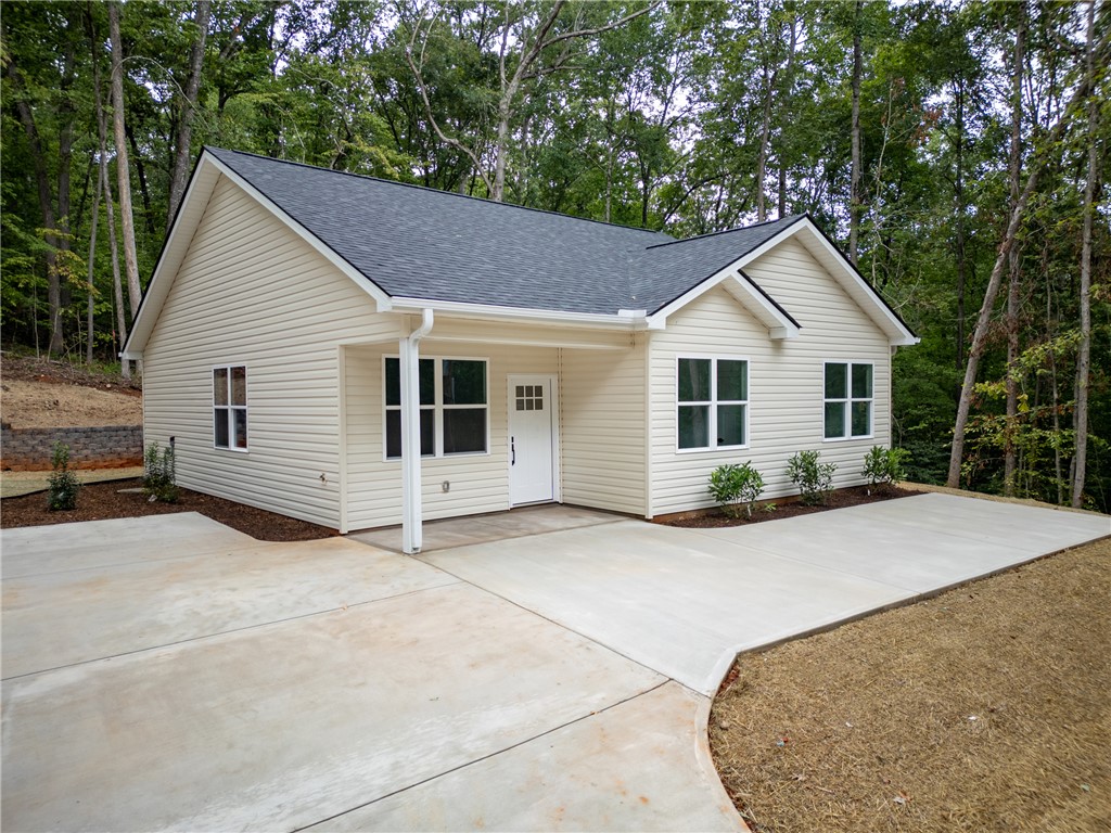 306 Hickory Trail