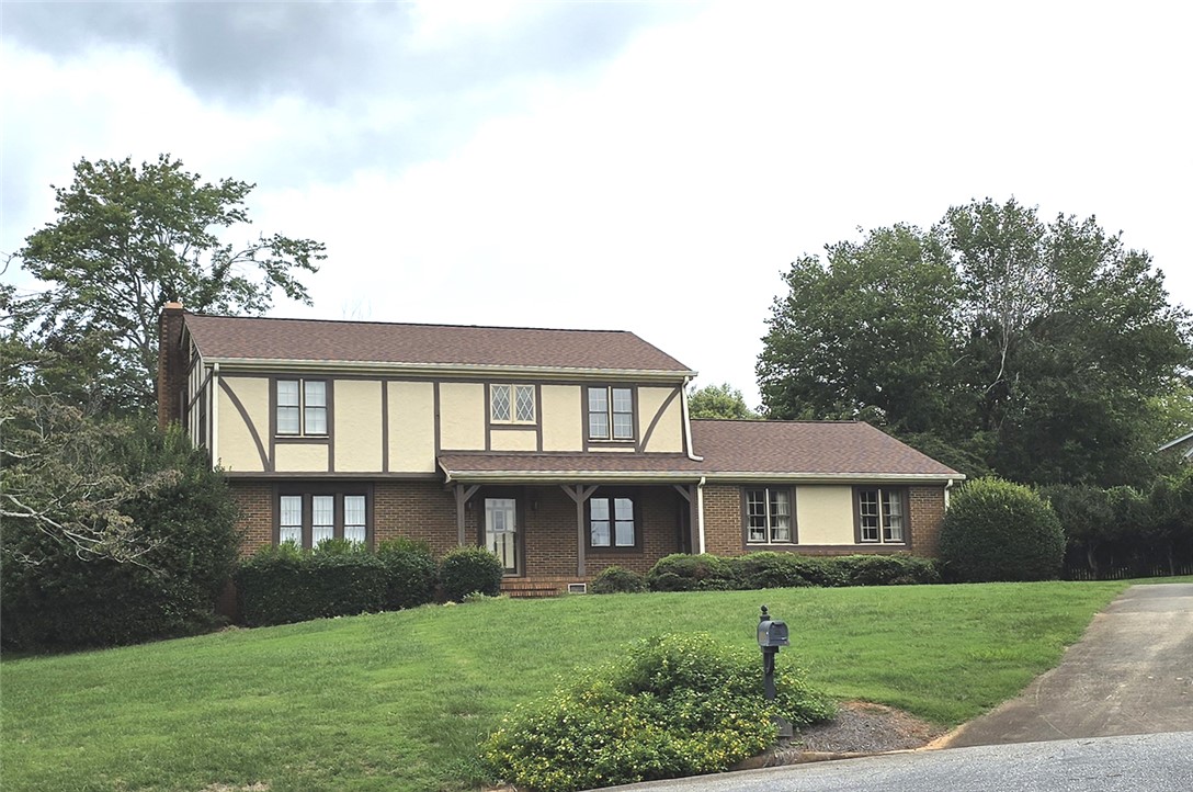 103 Buckingham Court