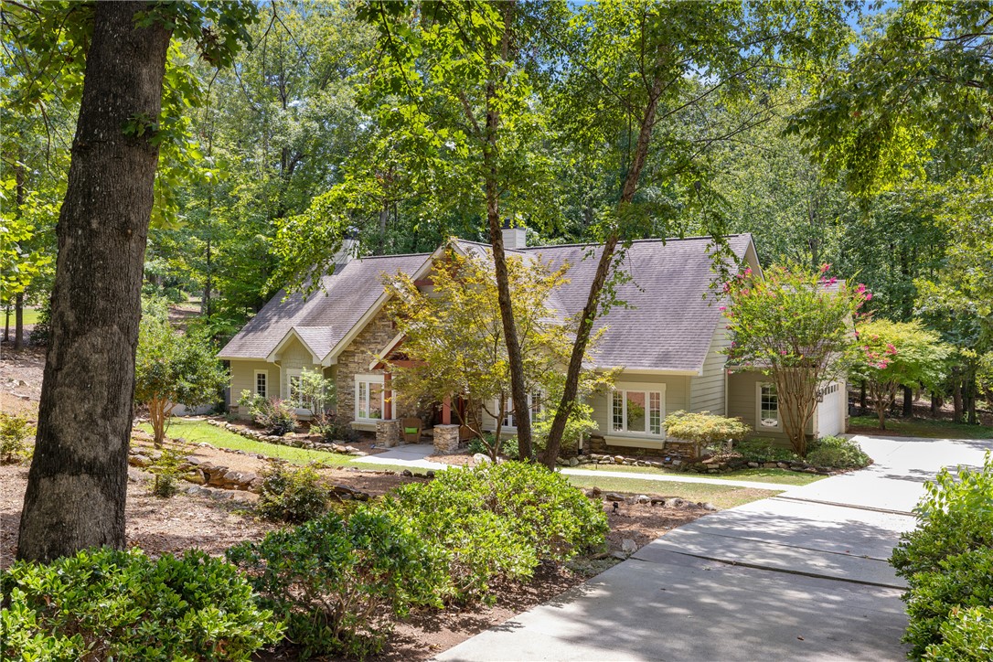 203 Hillview Drive