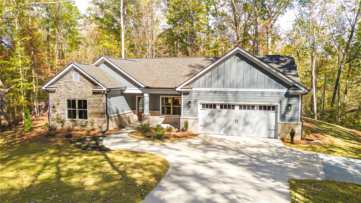 1012 E Laurel Drive