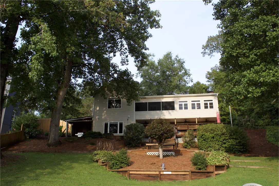 633 N Lake Drive