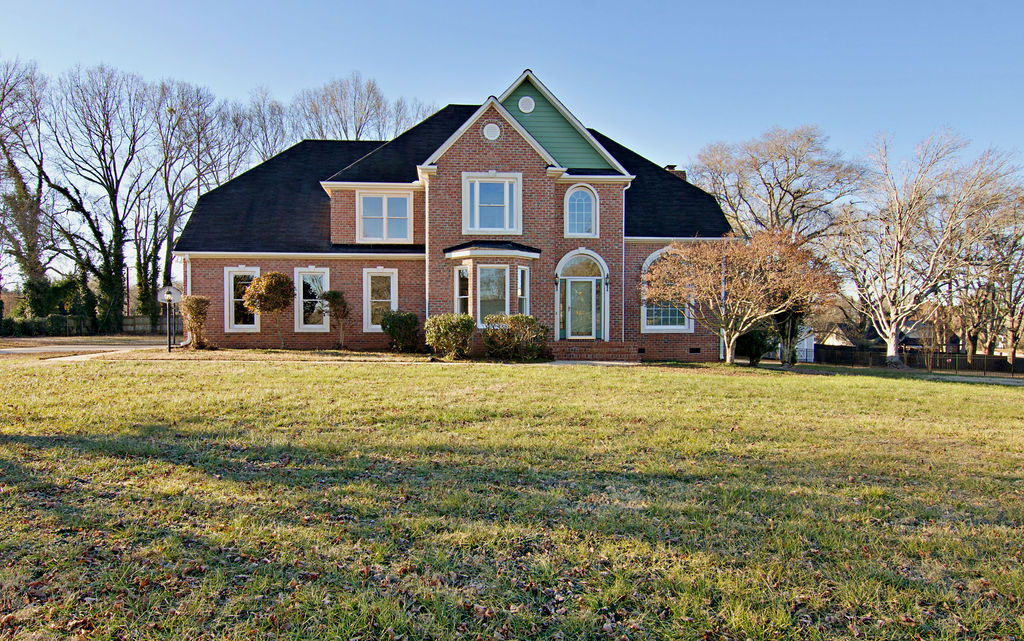 402 Hopewell Ridge