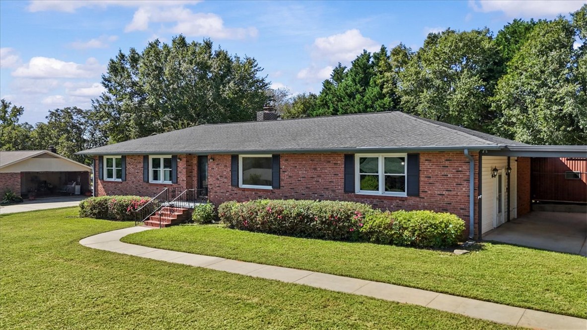 104 Pine Tree Lane