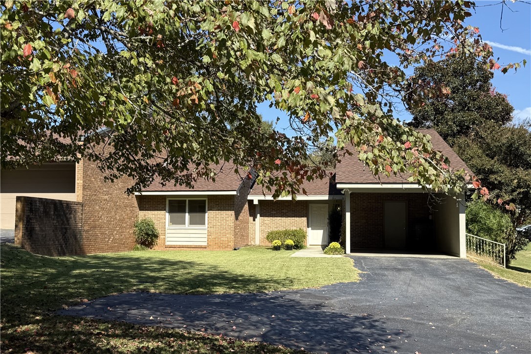 409 Bayberry Lane