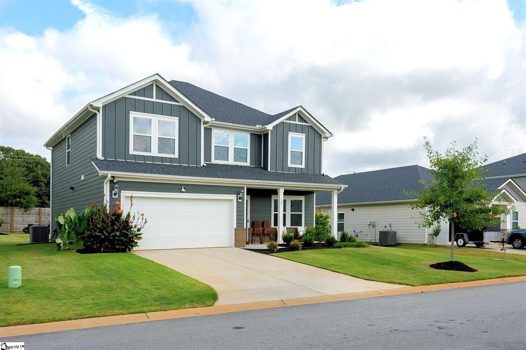 325 Roderick Lane