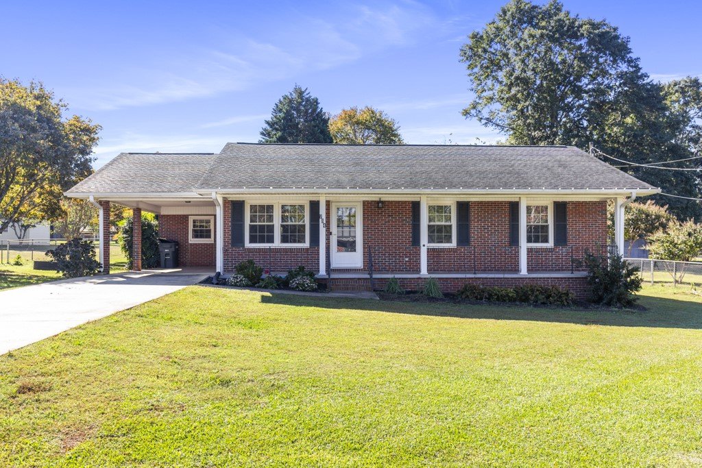 734 Tanglewood Drive