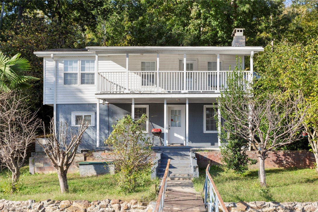 106 Holt Drive