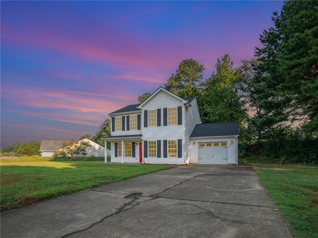 658 Hunters Lane