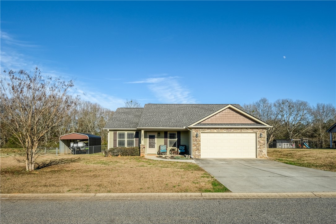 1017 Stoneham Circle