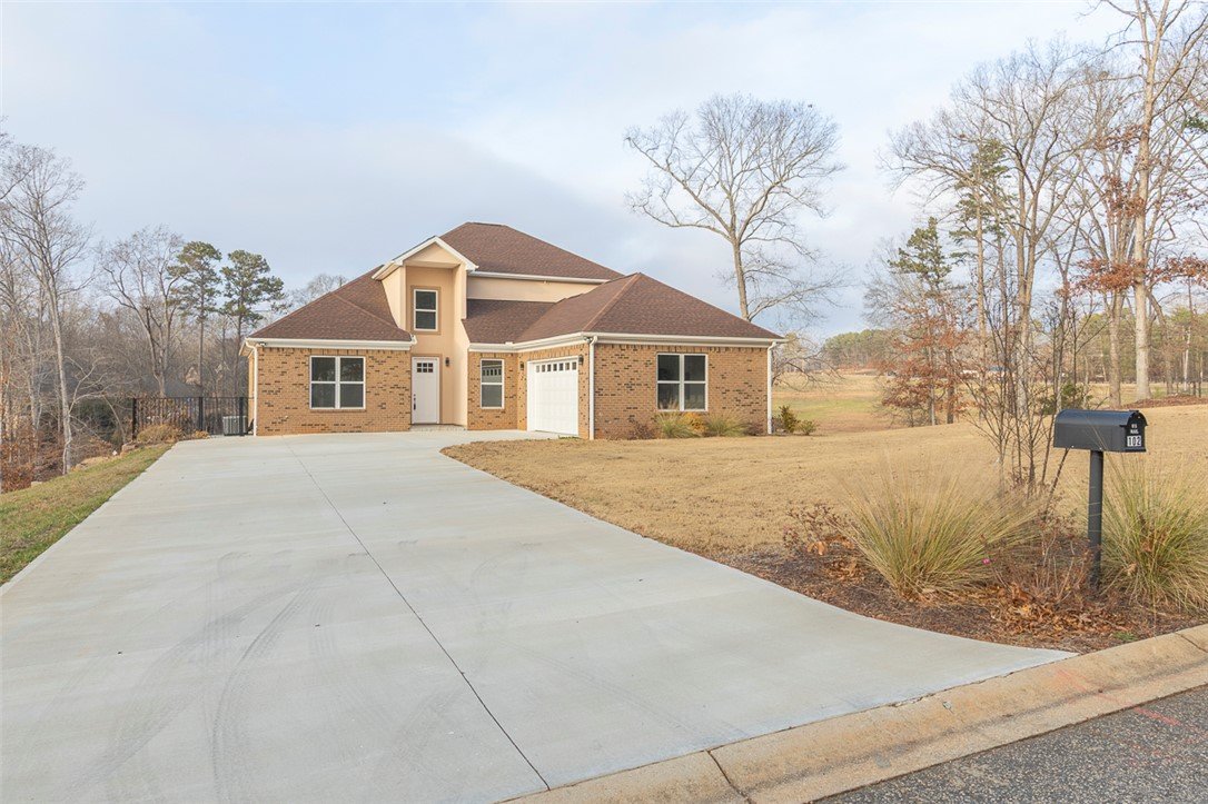 102 Topsail Drive