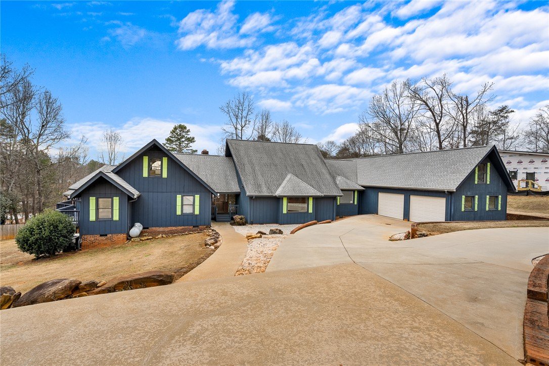 4805 Great Oaks Drive