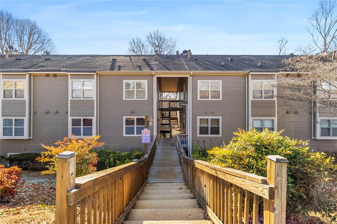 109 Captains Way