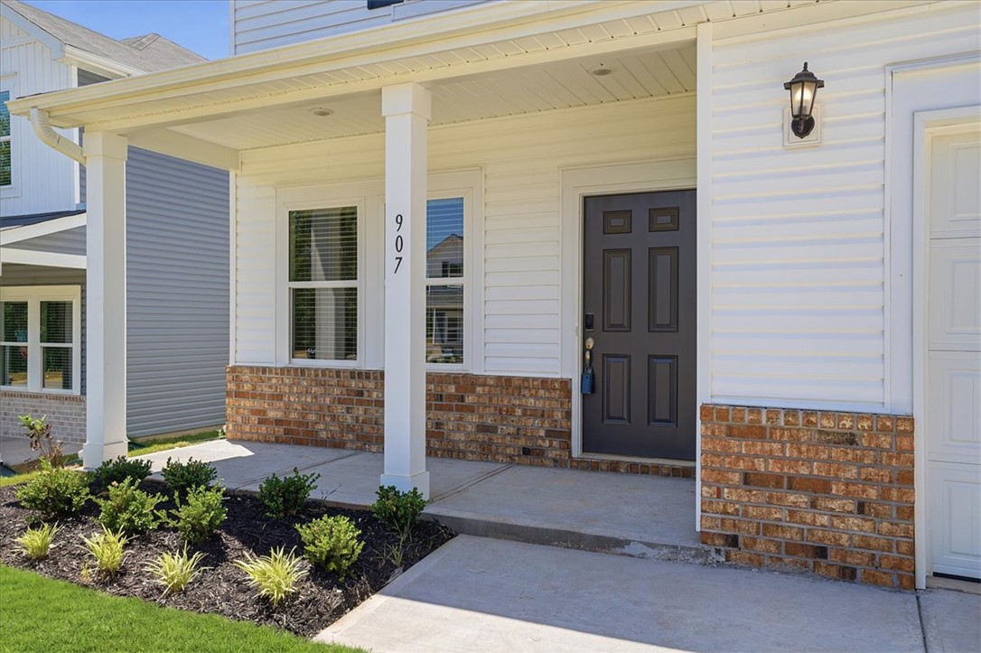 907 Rising Oak Court