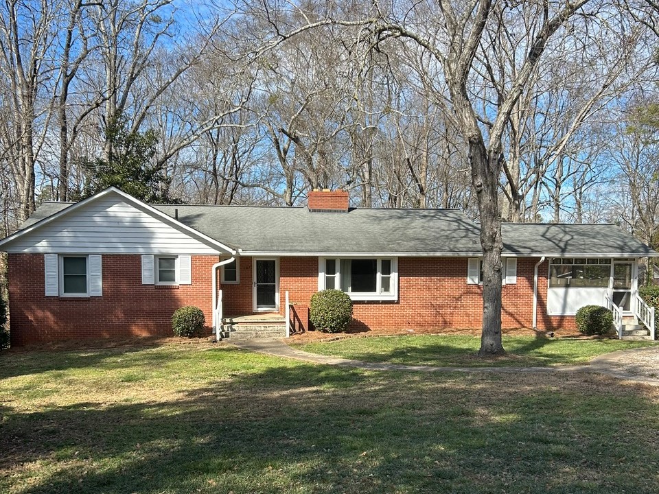 101 Laurel Lane