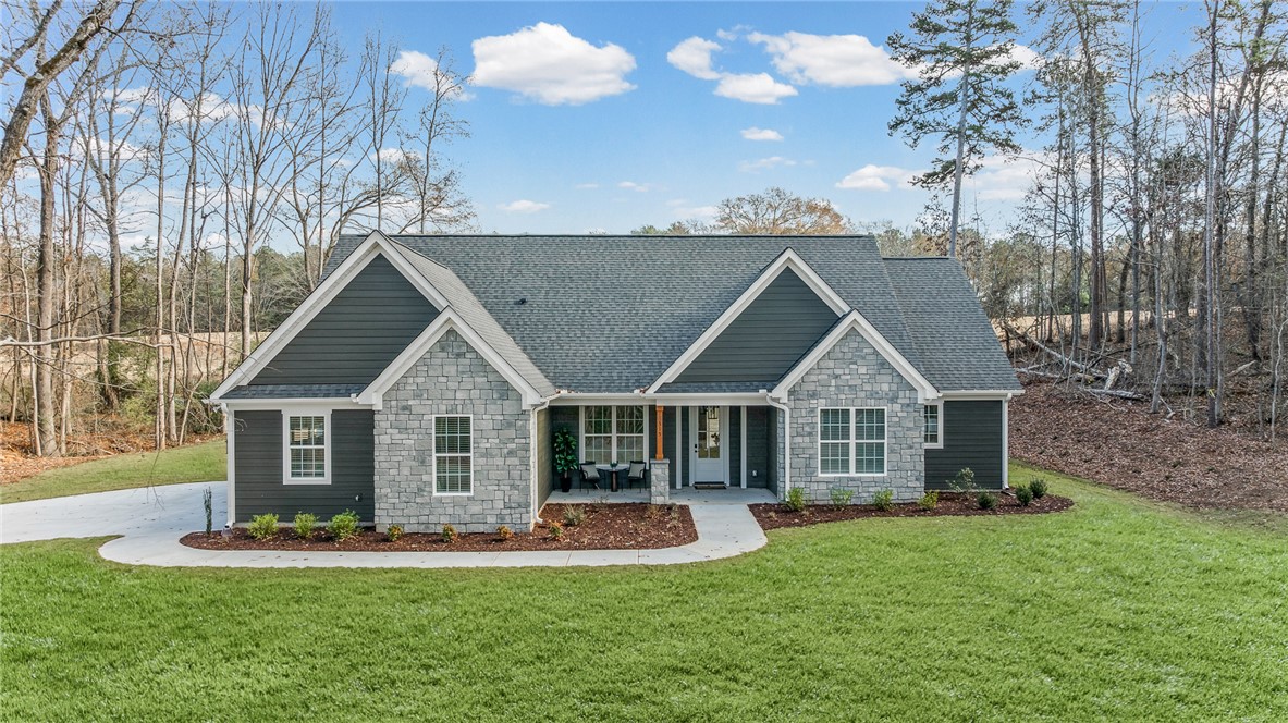 315 Lakefront Drive