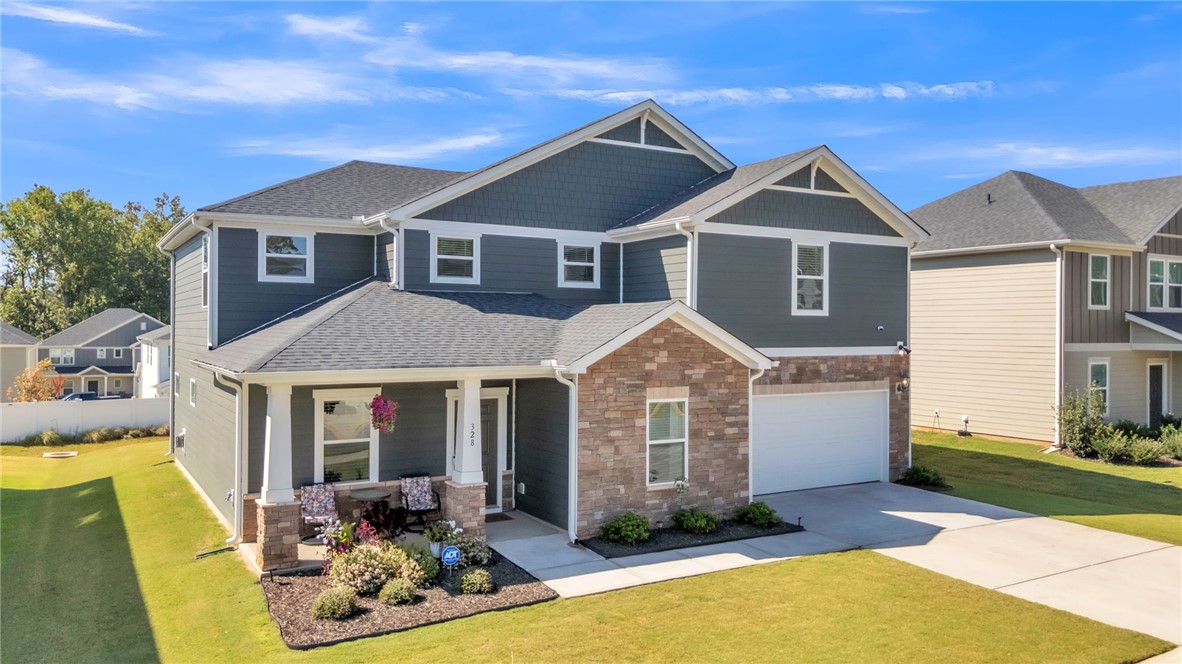 328 Roderick Lane