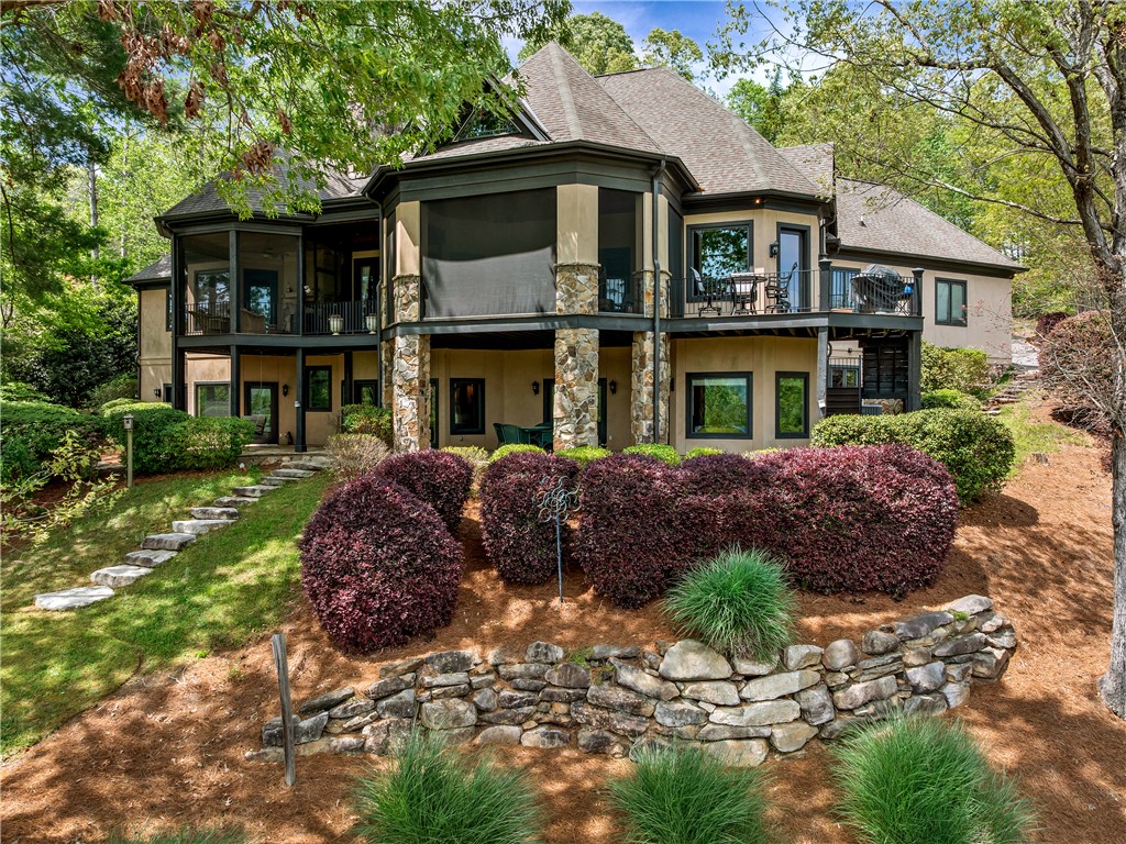 220 Long Cove Court