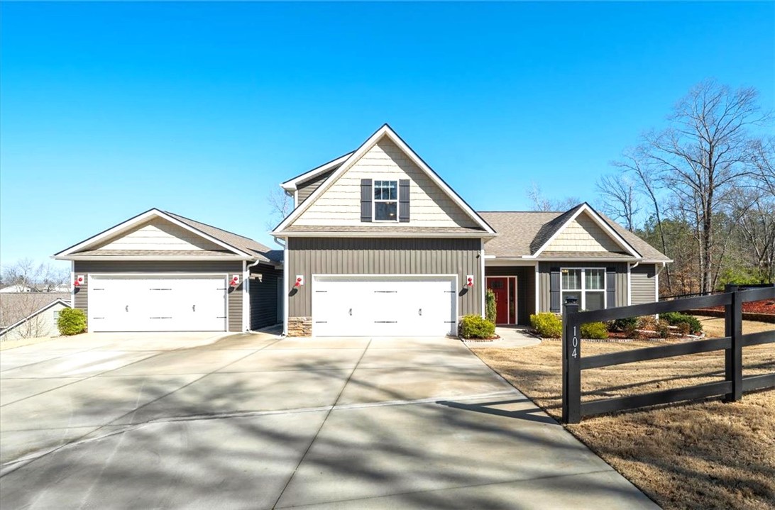 104 Inlet Pointe Drive