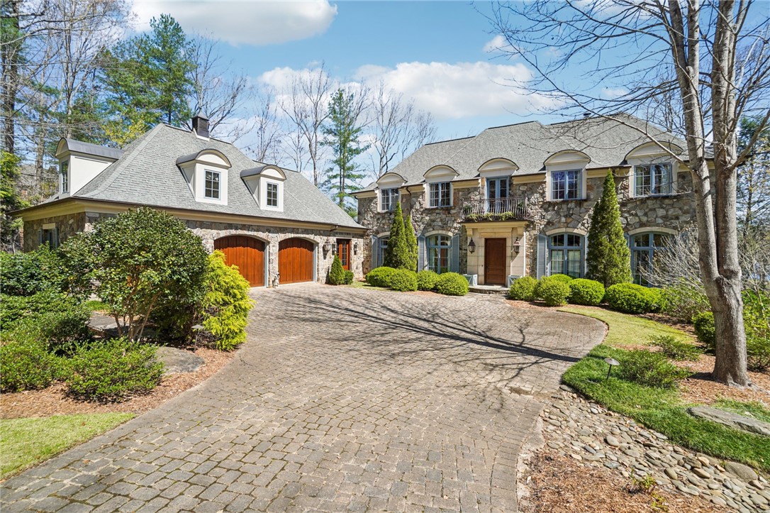 304 Club Cove Way