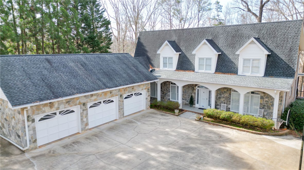 1410 Hunters Trail