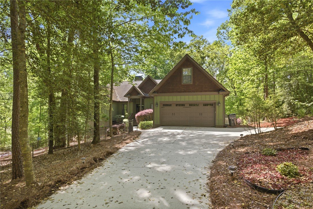 215 Inlet Pointe Drive