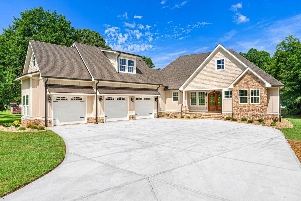 707 Vickery Street Extension