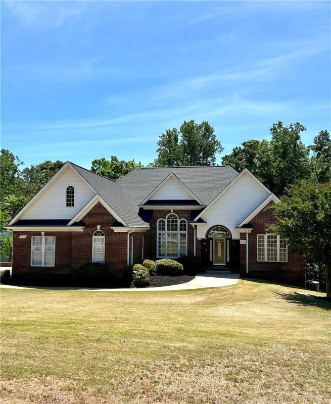 113 Topsail Drive