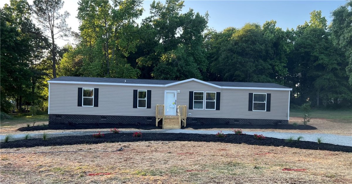 103 Twin Oaks Court
