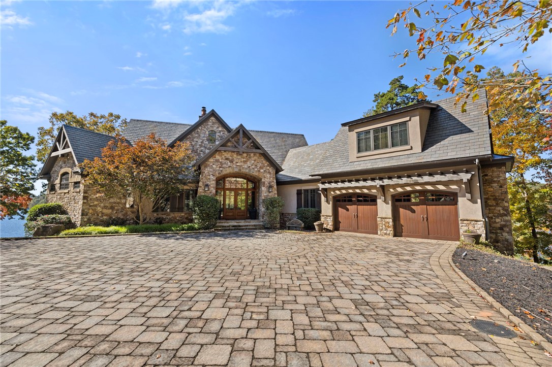 208 Deep Cove Point