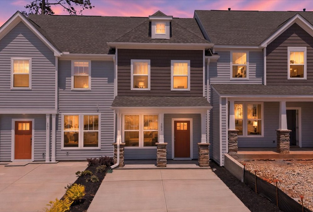 303 Speyside Lane
