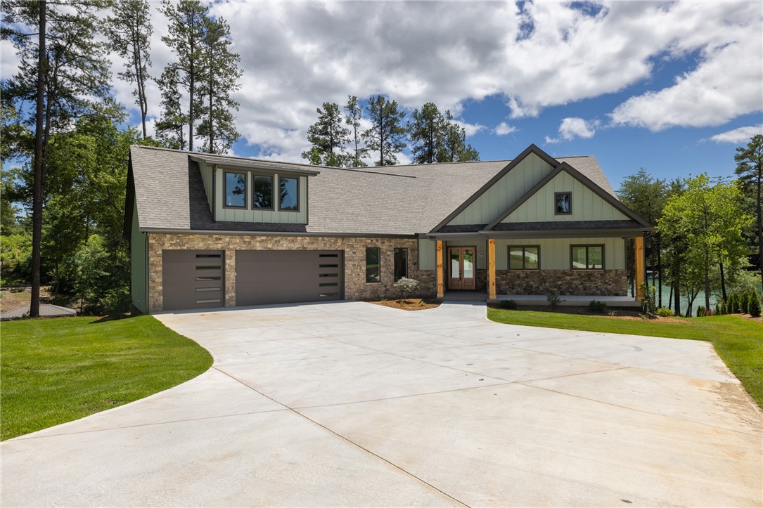 713 Bay Harbor Lane