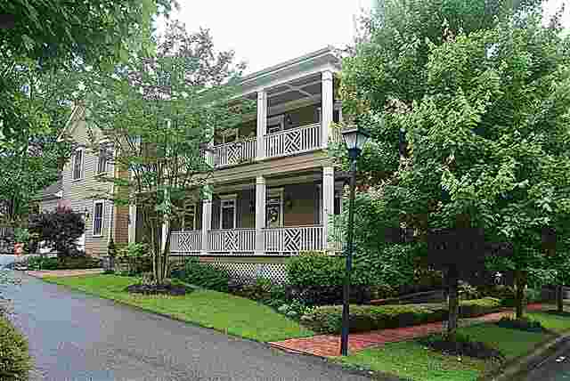 301 Village Walk