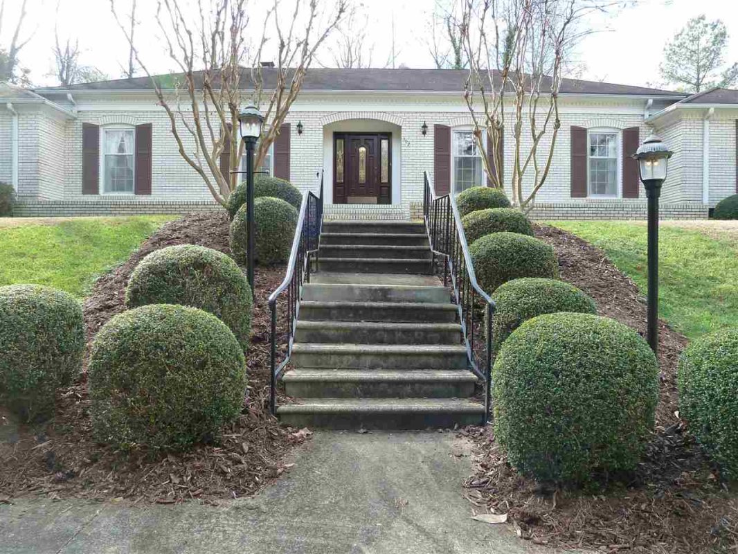 302 Tamassee